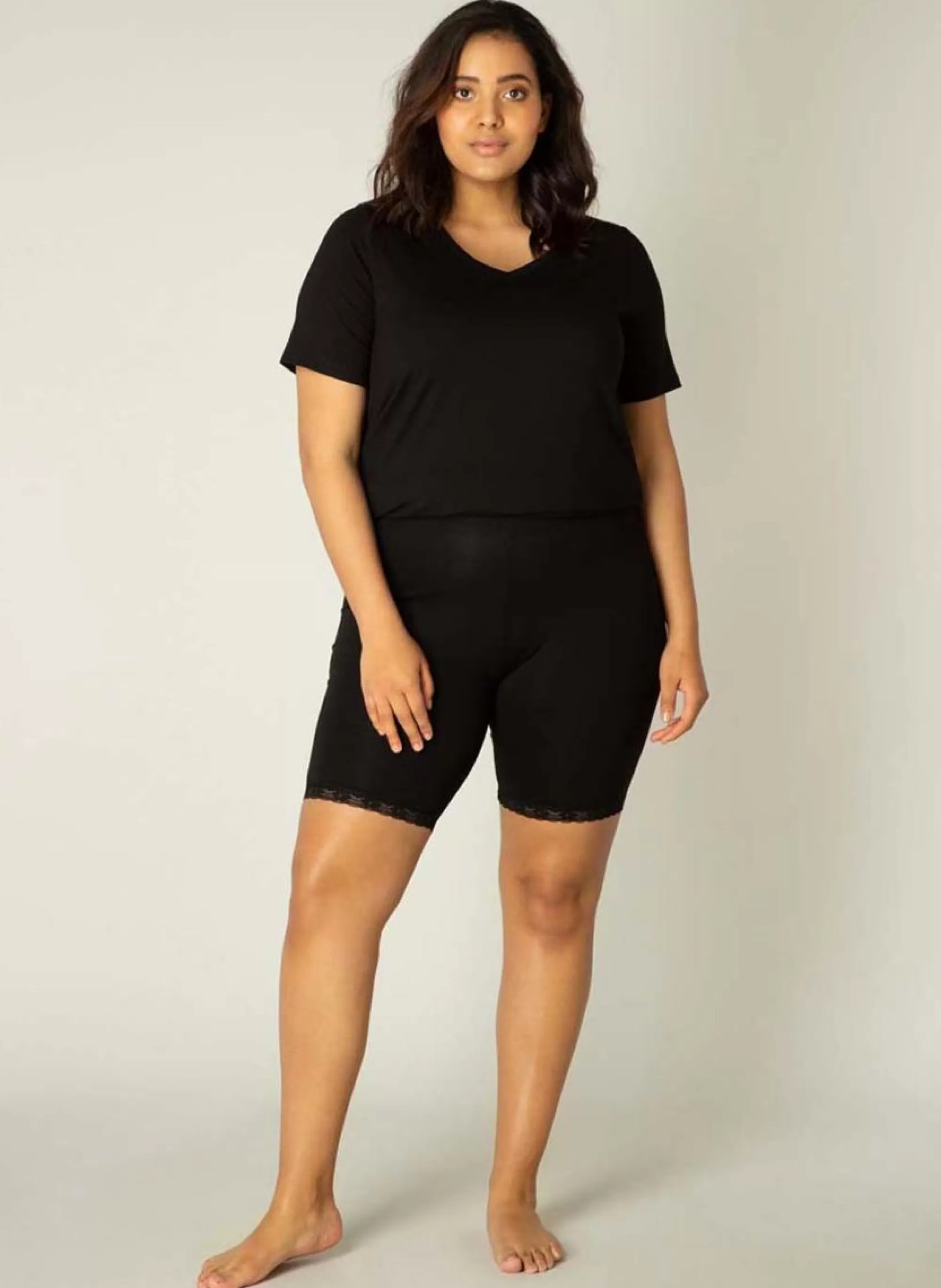 Sale Base Level Curvy Ava Legging Short 010 Black