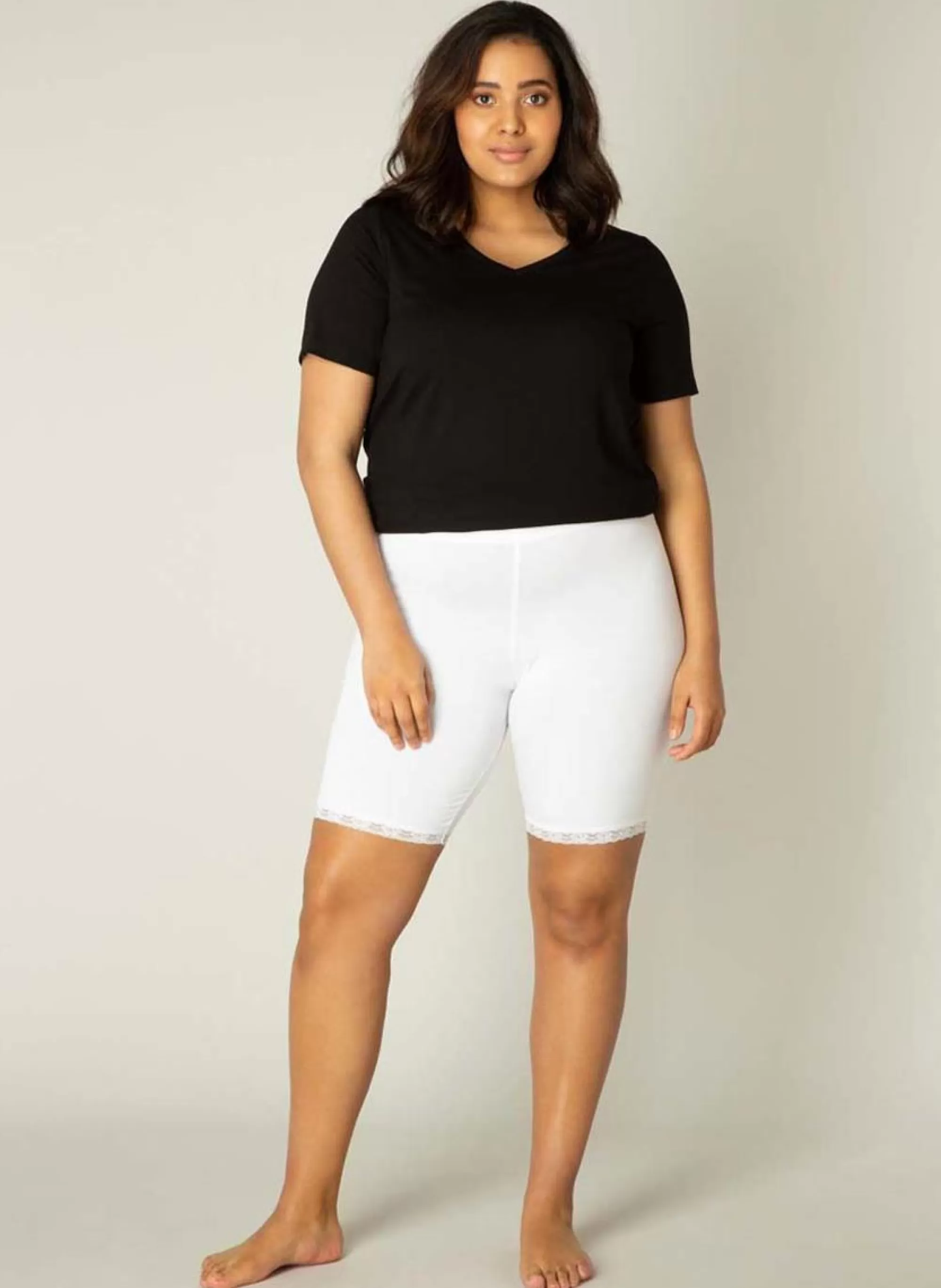 Discount Base Level Curvy Ava Legging Short 010 White