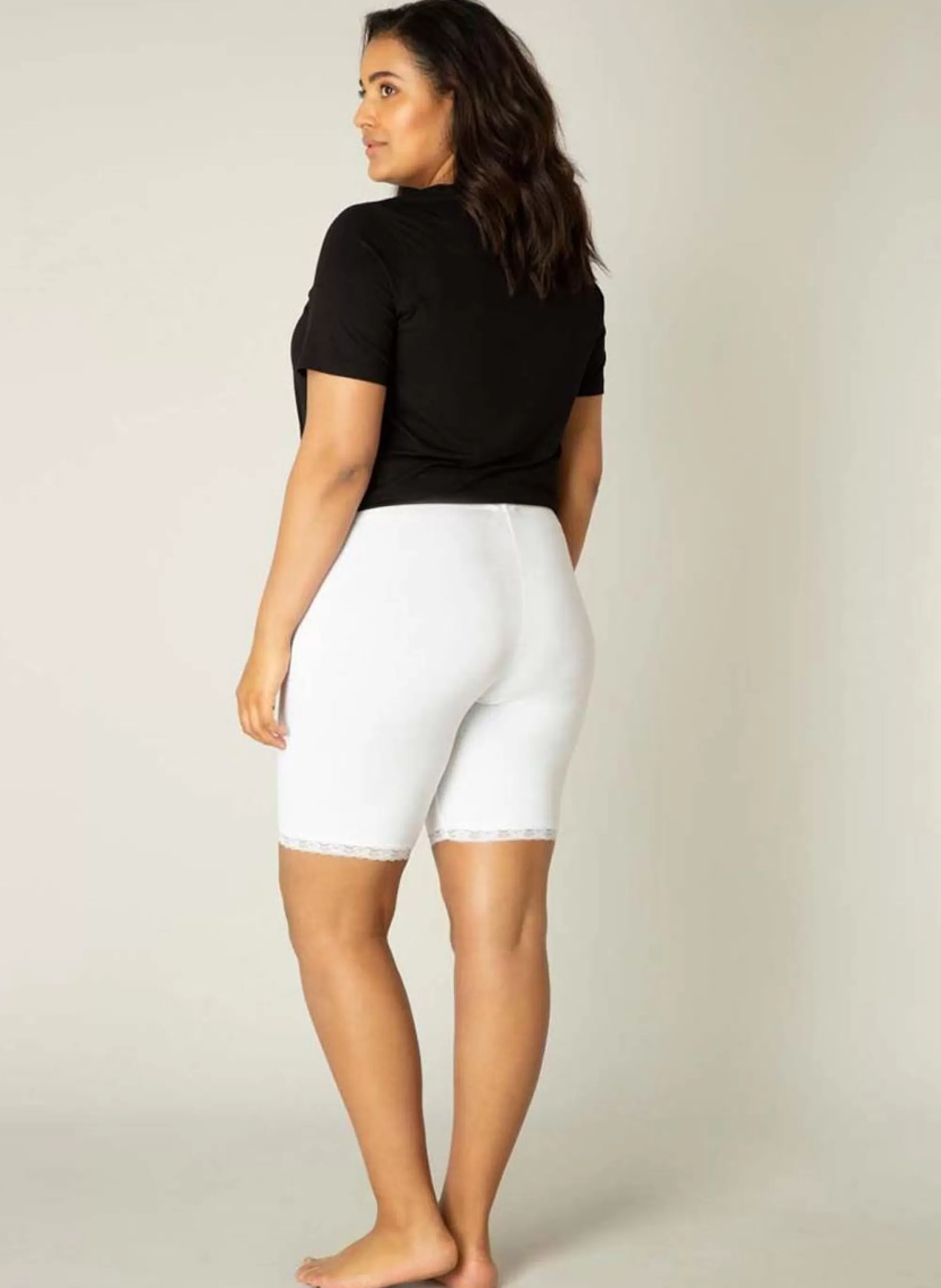 Discount Base Level Curvy Ava Legging Short 010 White