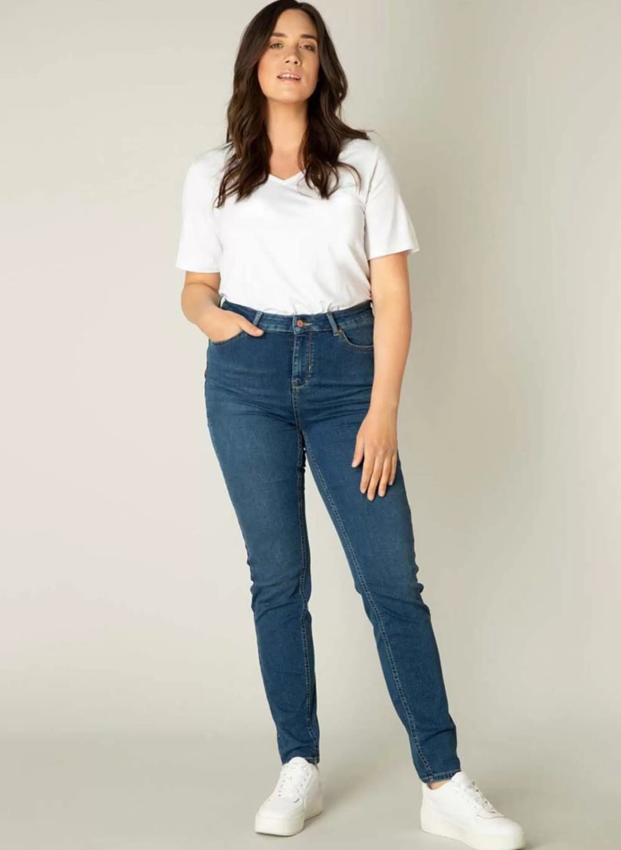 Clearance Base Level Curvy Jeans Joya 007 Mid Blue