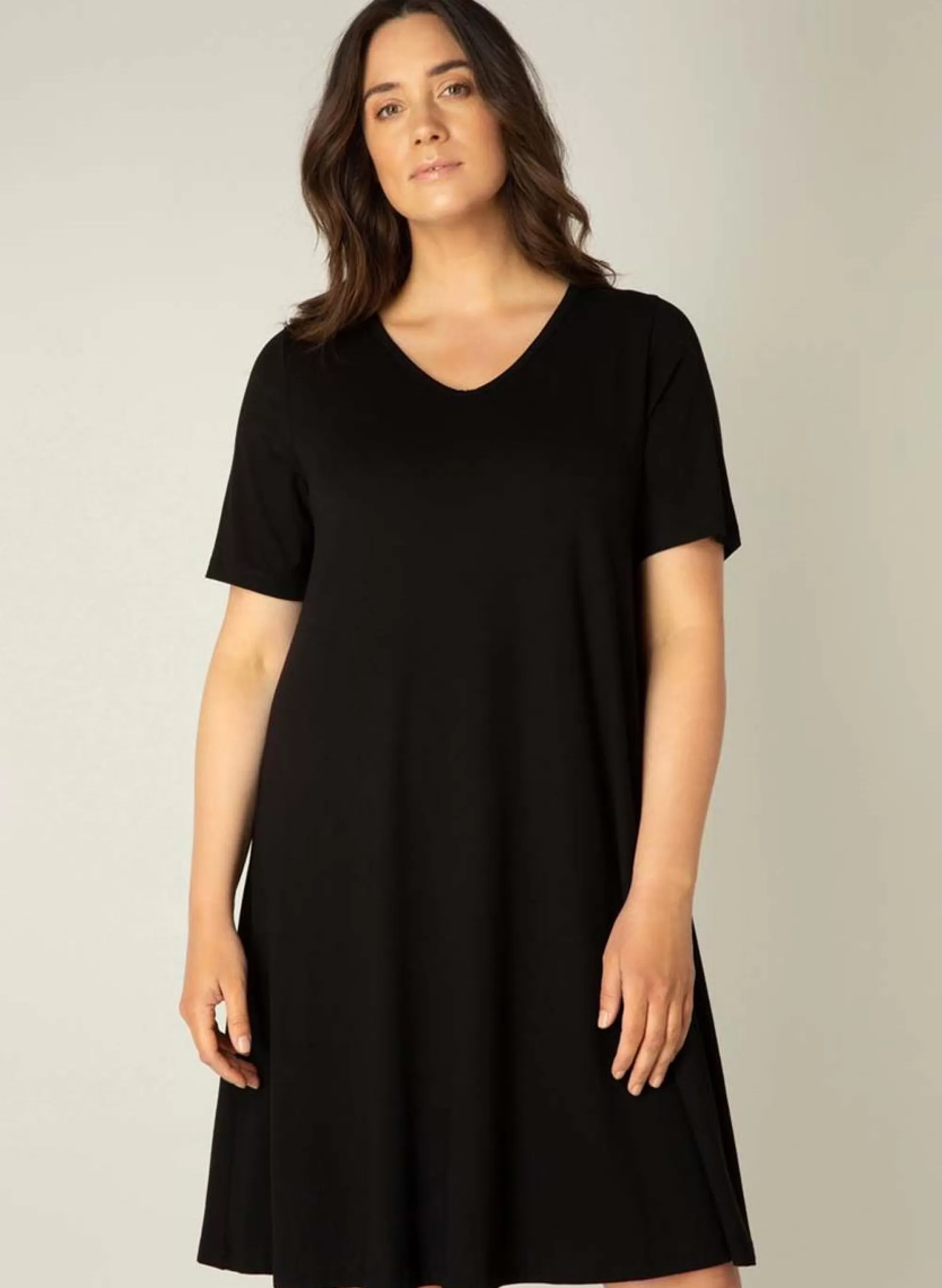 Shop Base Level Curvy Jurk Abernathy 027 Black