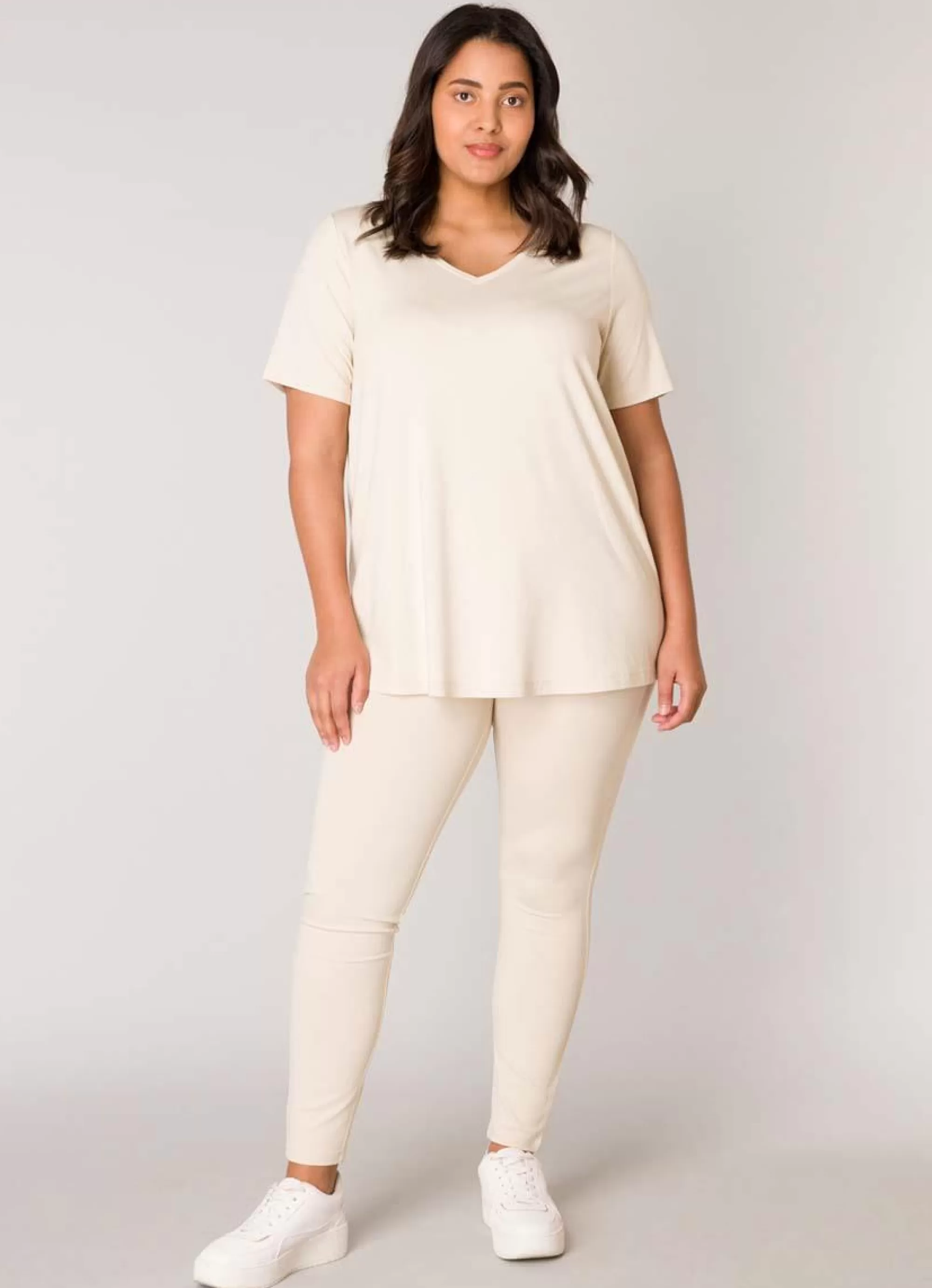 Best Base Level Curvy Shirt Alba 018 Light Beige