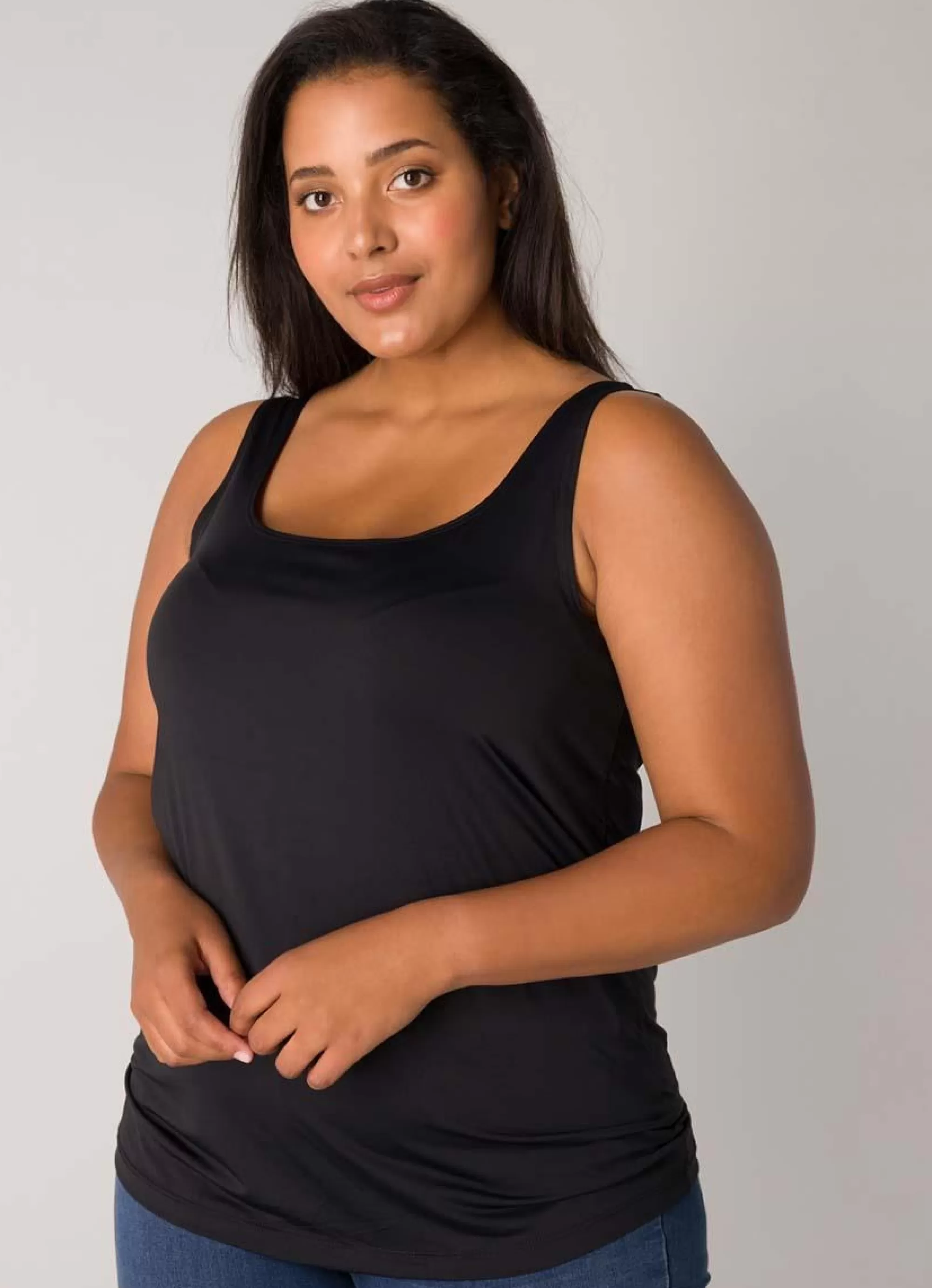 Store Base Level Curvy Top Yanne 084 Black