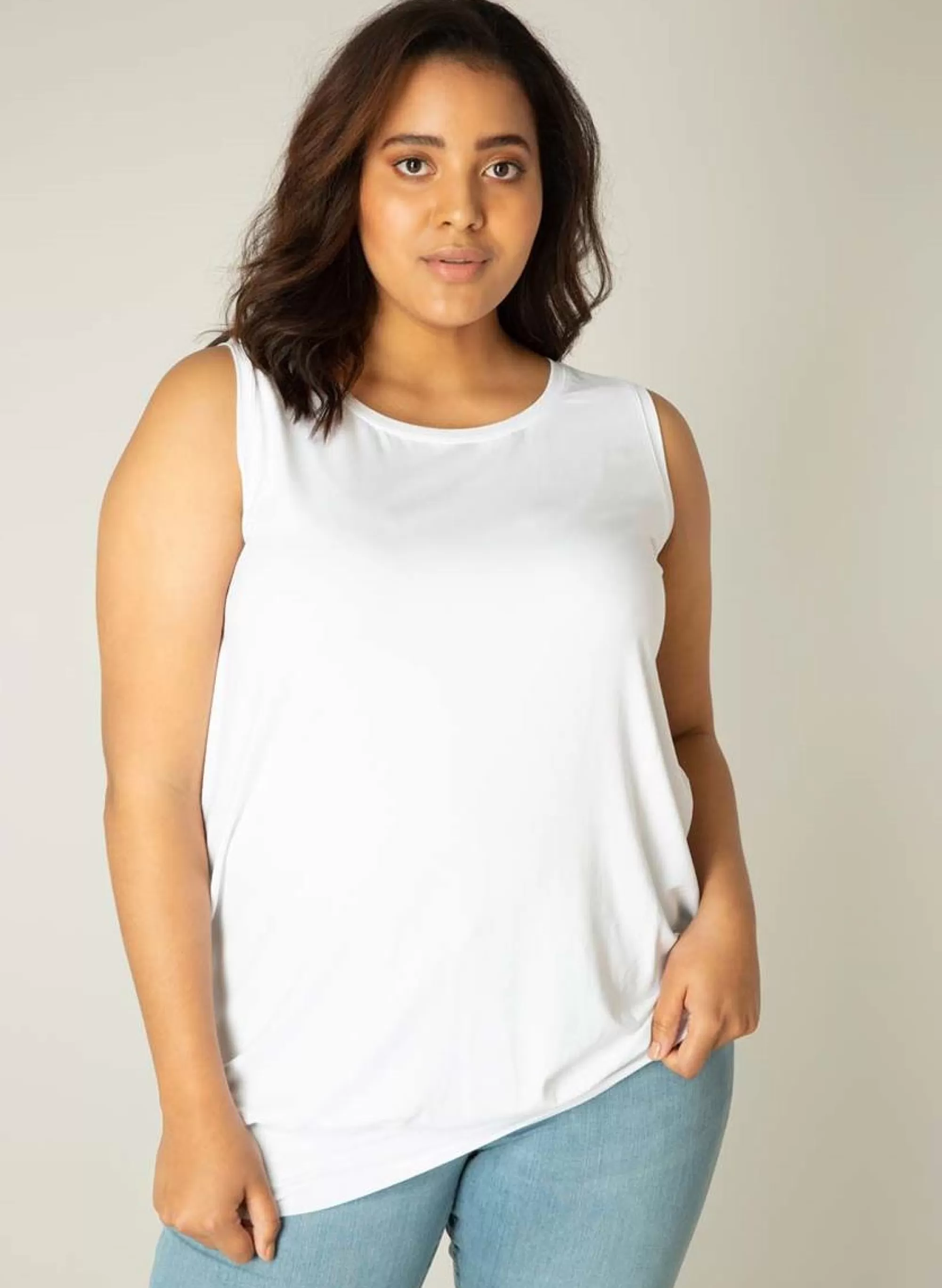 Best Base Level Curvy Top Yasmina 032 White