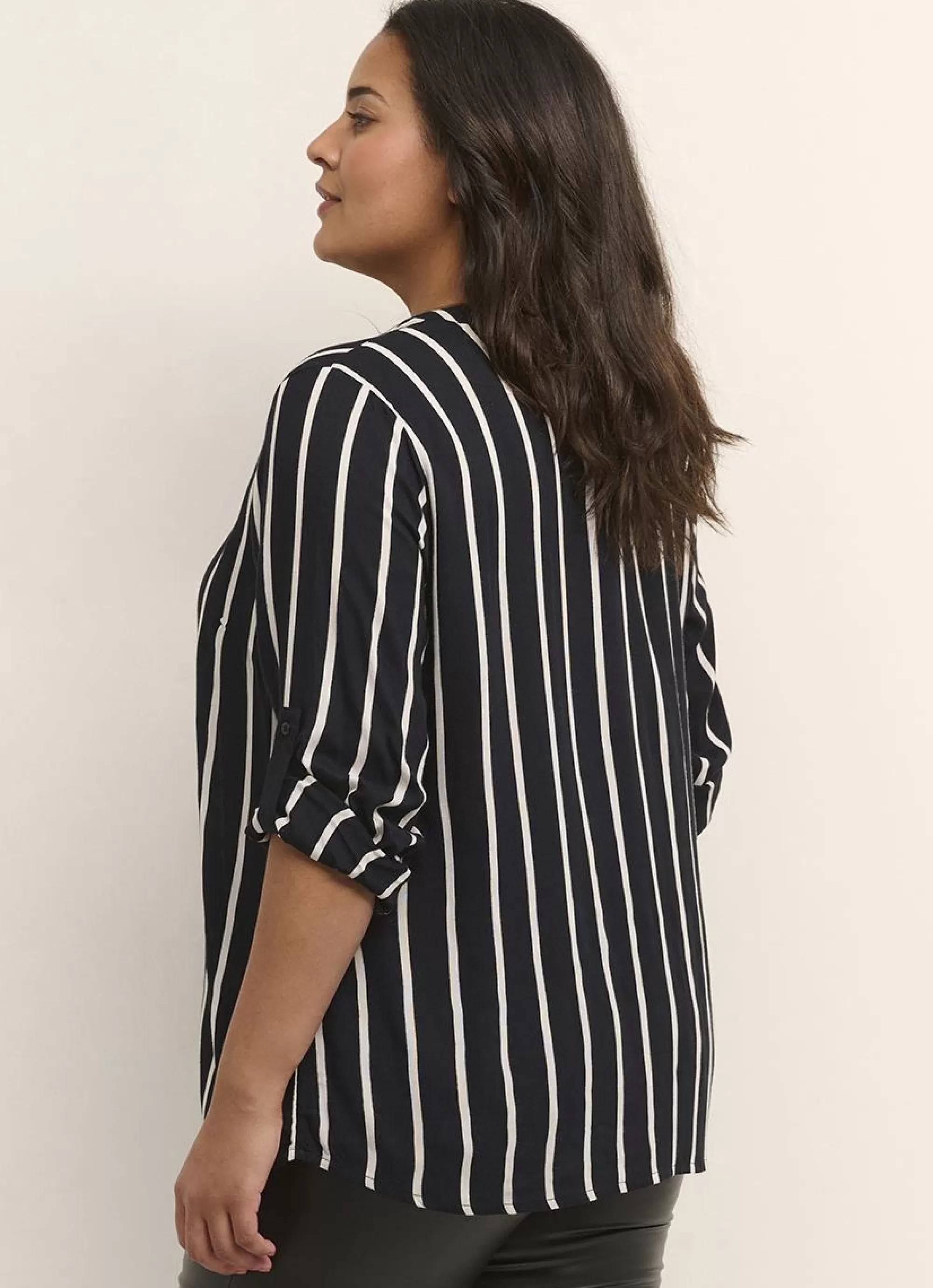 Best * Kaffe Curve Blouse Sida 10580350 - 100367 Black/Chalk Stripe