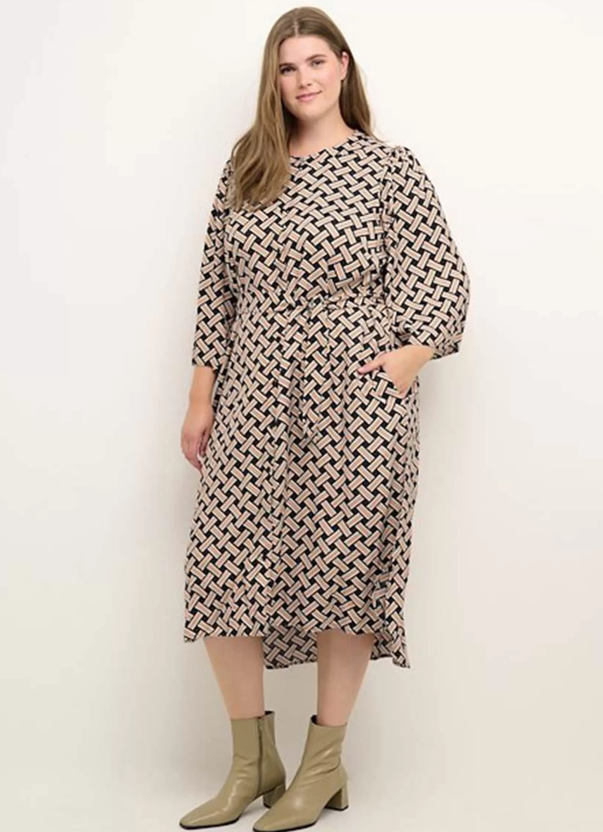 Online Kaffe Curve Jurk Qing 10581397 - 103927 Black/Orange Graphic Print