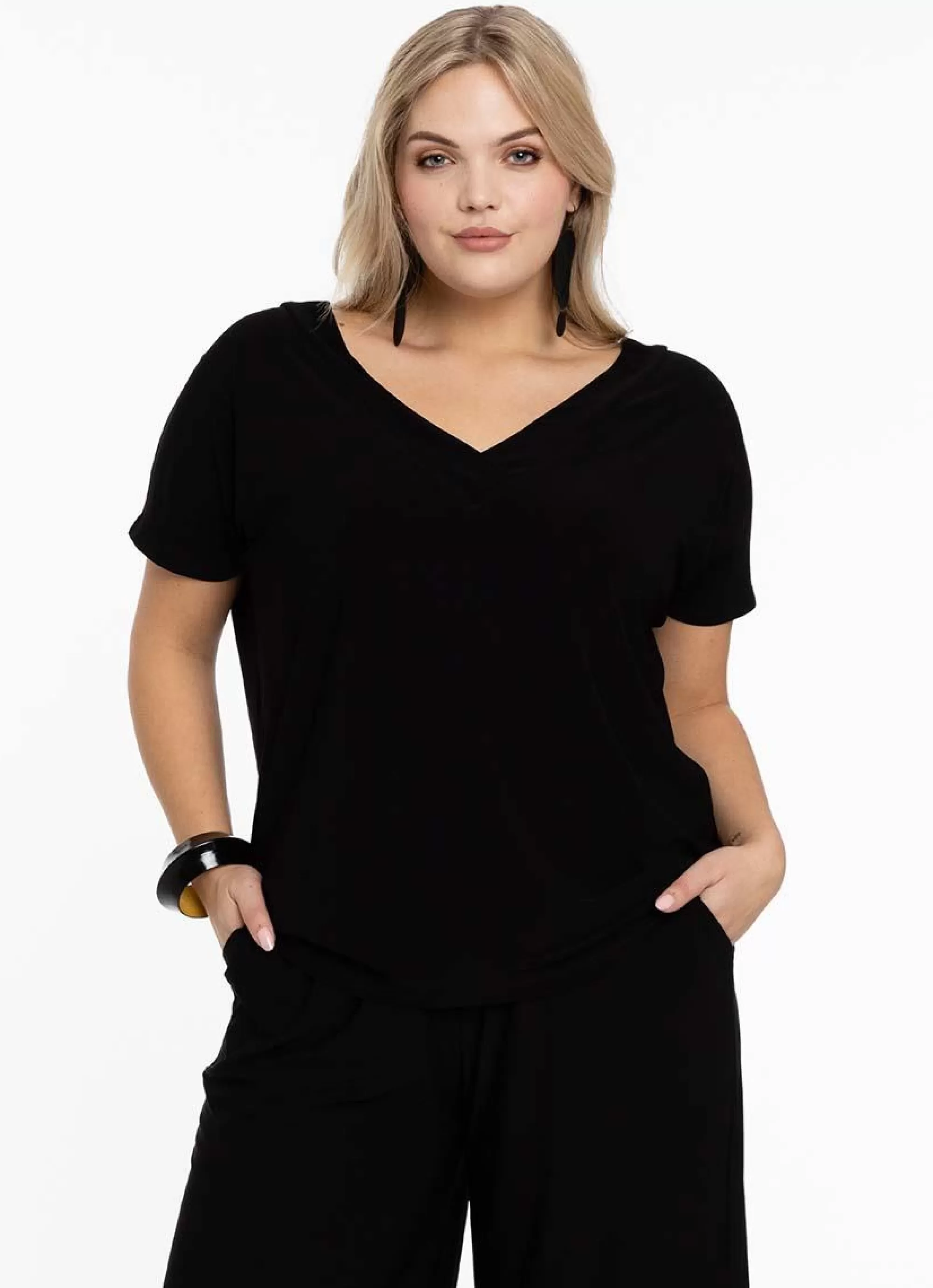 Sale Yoek Shirt Double V-Neck Dolce B4124 - 210 Black