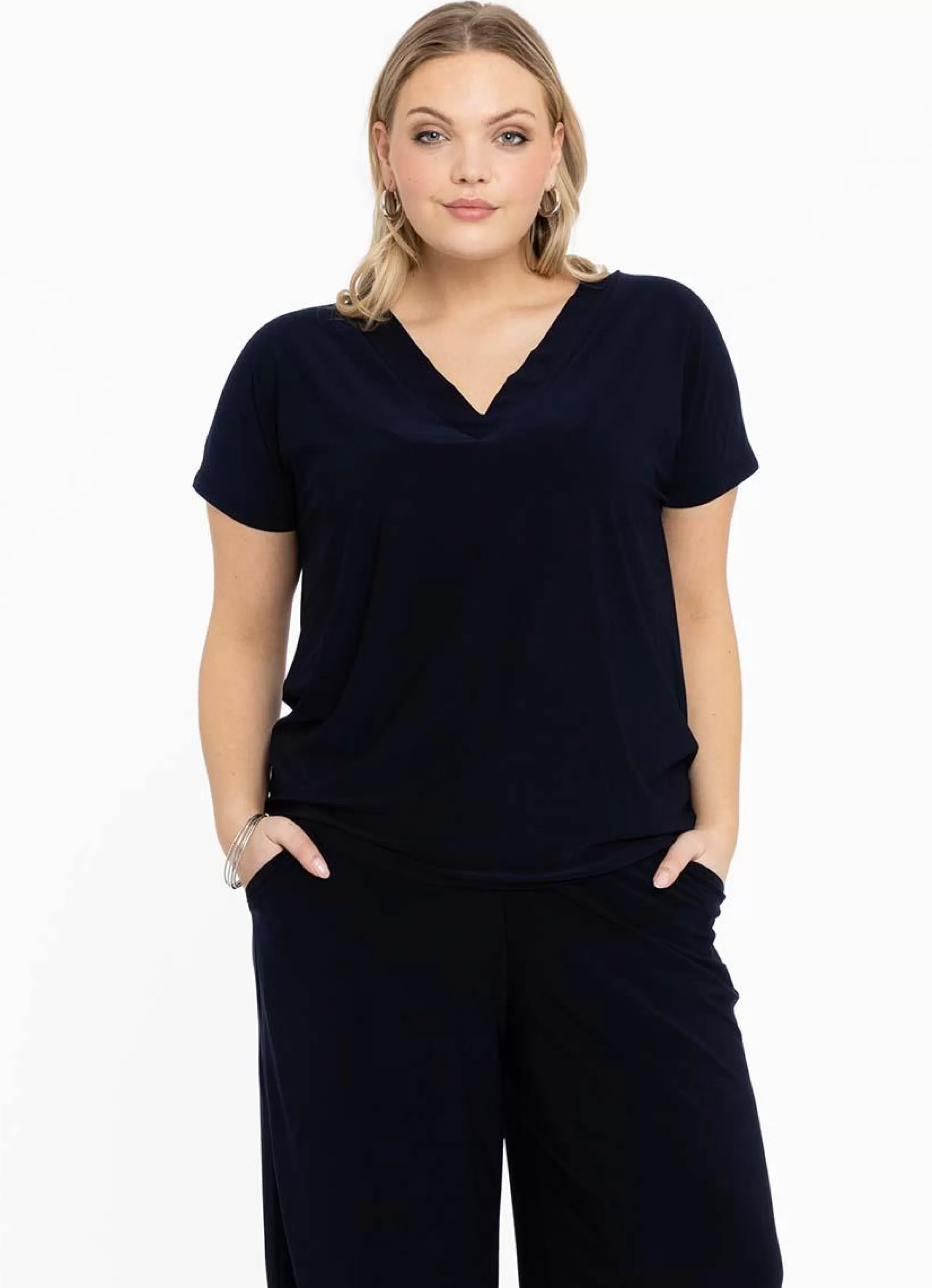 Flash Sale Yoek Shirt Double V-Neck Dolce B4124 - 230 Navy