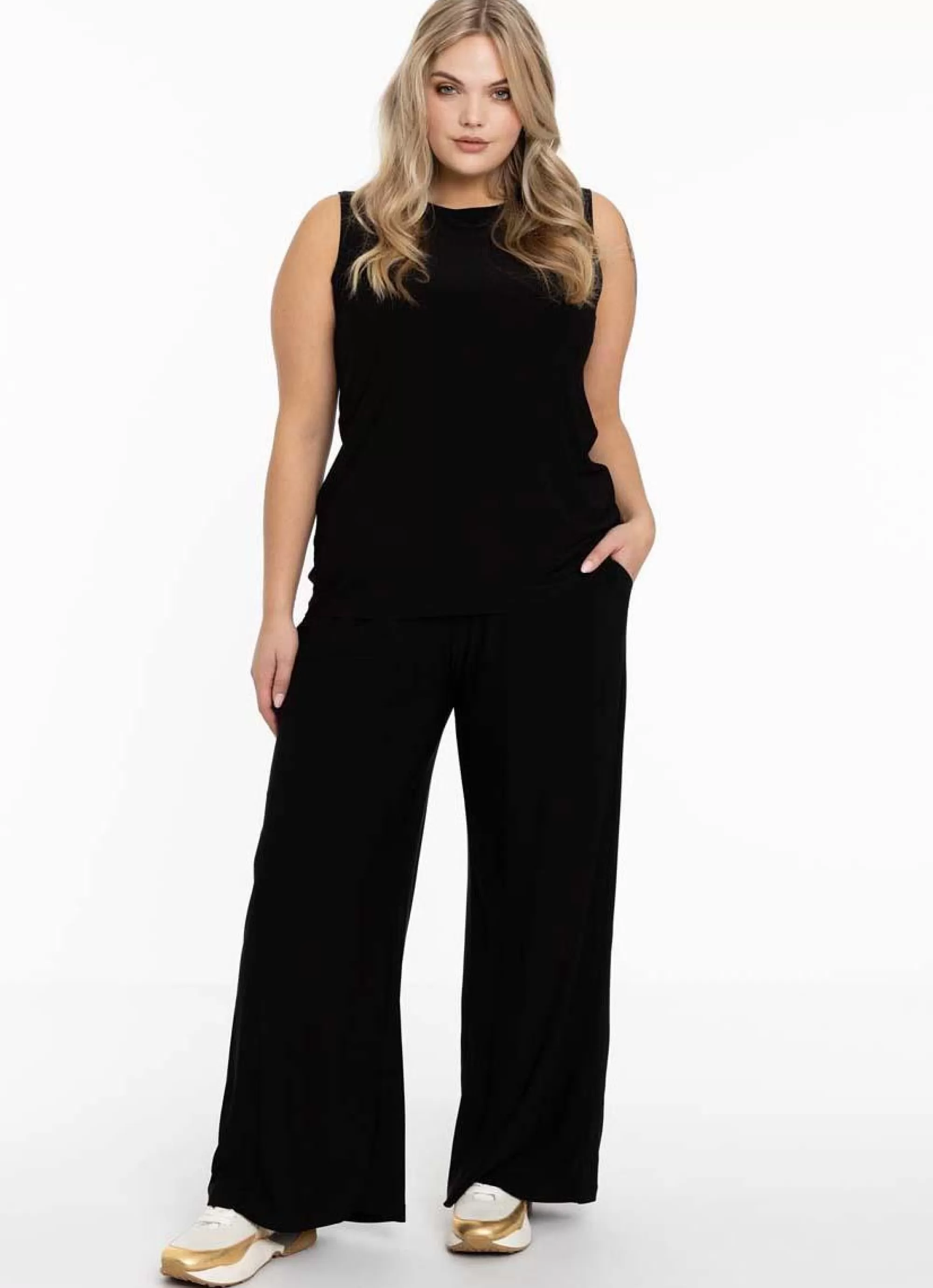 Shop Yoek Trousers Loose Fit Dolce B5530-210 Black